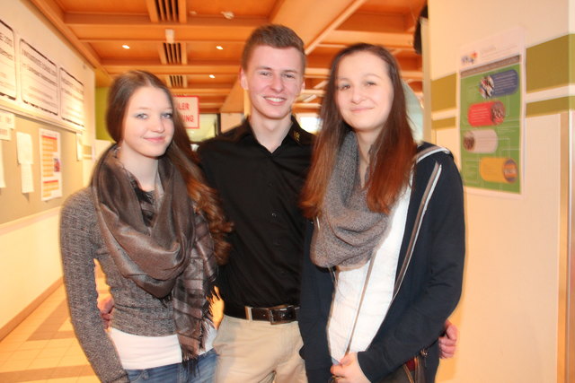 Jasmina Kimmel (hier mit Sandra Wiesbauer und Daniel Wagner)÷ "Ich mag meinen Namen. Er wird von meinen Freunden oft auf Jasi abgekürzt." | Foto: Dietl-Schuller