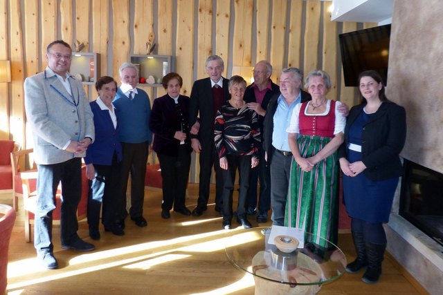 Bürgermeister Gerald Hauser, Anna und Albert Ganzer, Frieda und Johann Ladstätter, Reinelda und Damasius Berger, Christian und Theresia Feldner sowie Bezirkshauptfrau Dr. Olga Reisner | Foto: Oblasser