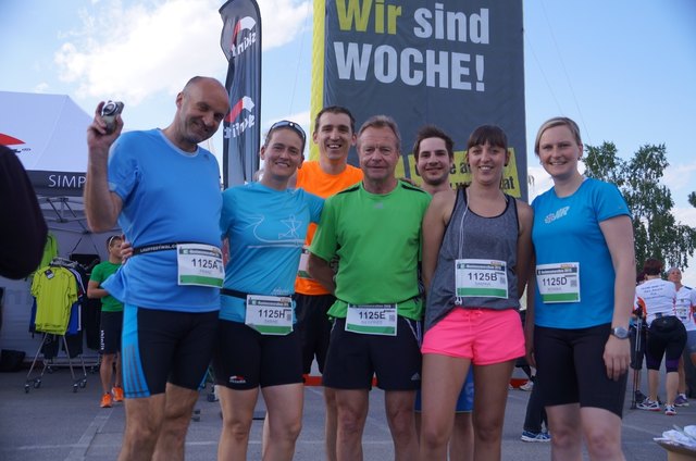 Franz Lang, Sabine "McBEE" Wallner, Siegfried Eisenberger, Samina Hupfensteiner, Monika Sundl, Heinz Rucker & Patrick Perner waren 2015 als Regionauten-Team am Start beim WOCHE-Businessmarathon.