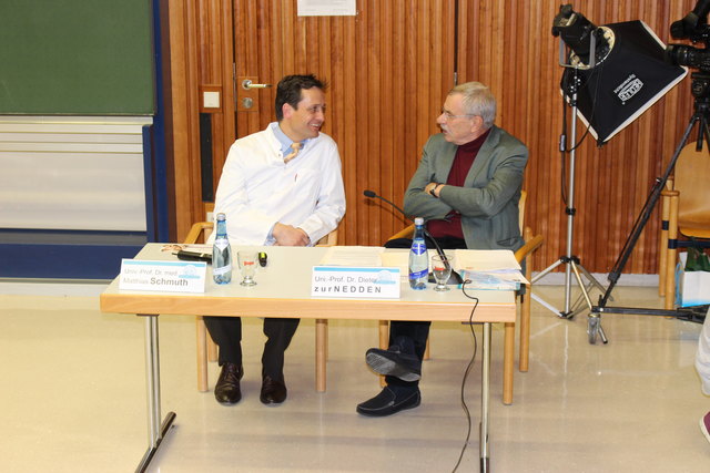 Der Experte Matthias Schmuth und Moderator Dieter zur Nedden standen noch für weitere Fragen offen.