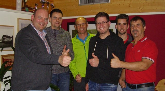 Vizebürgermeister Thomas Zangerl (li.) und sein Team der Gemeinschaftsliste Oberperfuss. | Foto: GLO