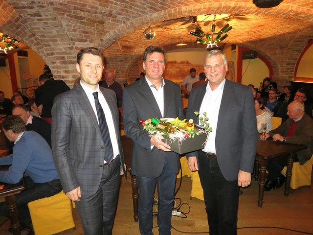 Stadtrat Thomas Neidl mit Harald Müller und Vizebürgermeister Franz Bäck. | Foto: privat