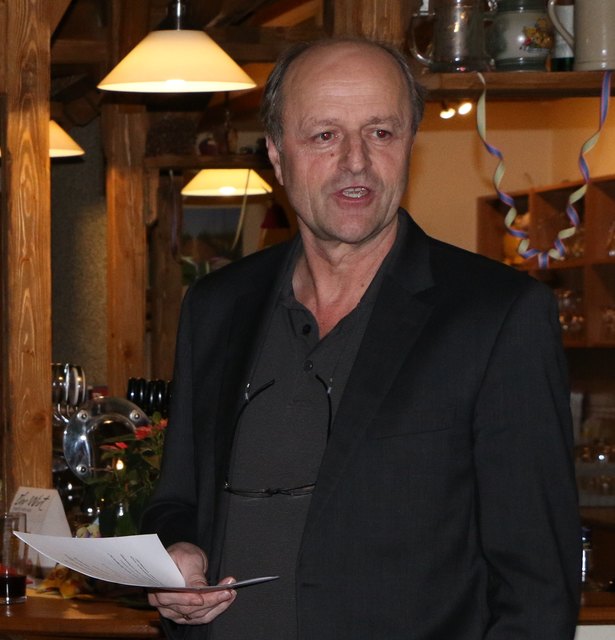 Chorleiter Helmut Wagner strotzt nach 41. Dienstjahren immer noch vor musikalischer Leidenschaft.