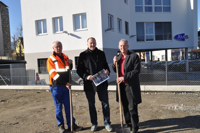 Bauhof Mitarbeiter Rupert Drolle, StR Herwig Röttl und Bauhof Sachgebietsleiter Reinhard Krainer (v.l.)