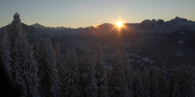 .......am Patscherkofel im Großbildmodus den Habicht links und Mitte das Zuckerhütl auch das Stubaital ist sichtbar.