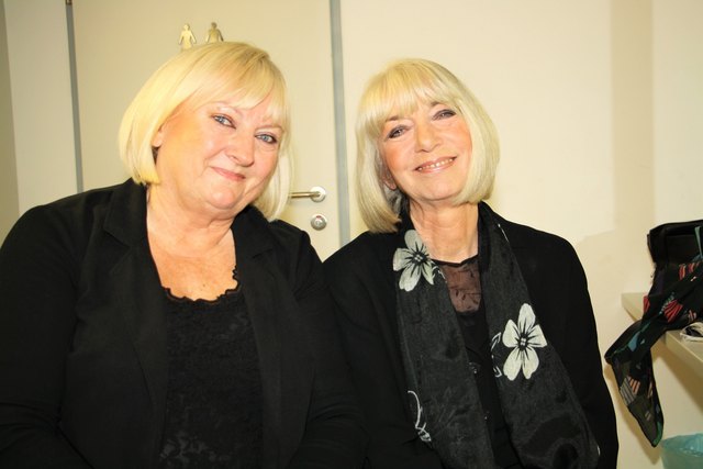 Bibliothekarin Doris Weihs hieß zum zweiten Mal Erika Pluhar in Fernitz-Mellach willkommen.