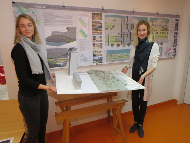 Anna Stöger und Judith Merl wollen die Grenze zwischen Wasser und Land in ihrem Entwurf aufbrechen.