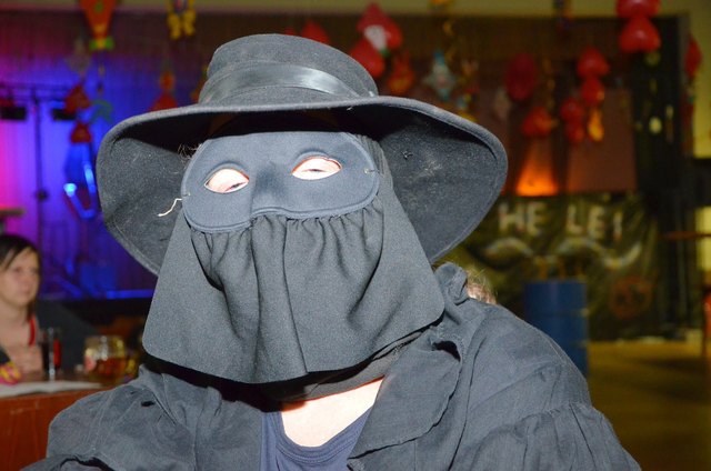 Eine "geheimnisvolle Frau", die den ganzen Abend stumm blieb