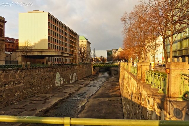Am Wienfluss Innere Stadt