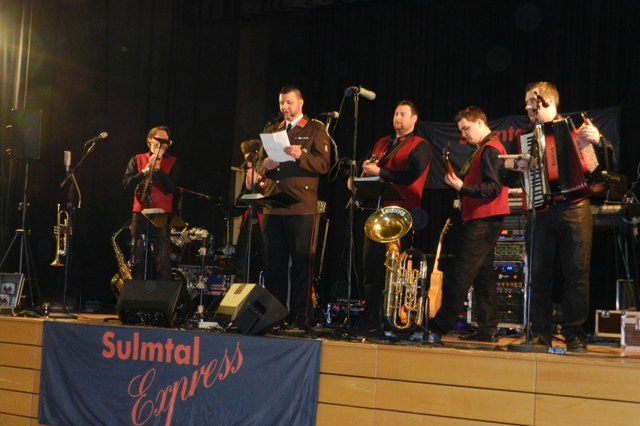 HBI Franz Reithofer begrüßte die Ballgäste zum Feuerwehrball in Birkfeld