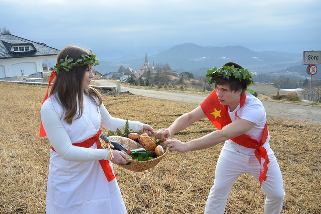 Fabian Kogler, Brechlbrautvater, und die Brechlbrautmutter Sabrina Pirker | Foto: KK