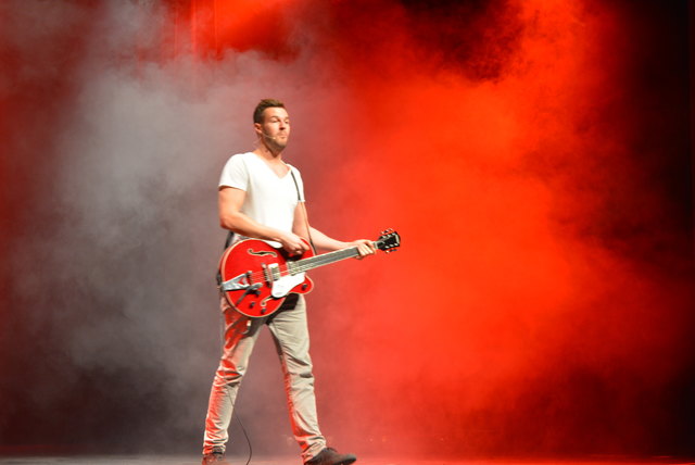 Kabarettist Paul Pizzera vor ausverkauften Publikum im forumKloster.