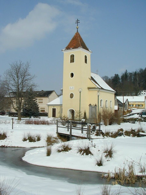 Kräutergarten im winterlichen Rohr