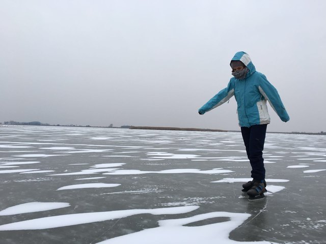 Nach einer Ewigkeit wieder auf Schlittschuhen - ein Spaß am Zicksee