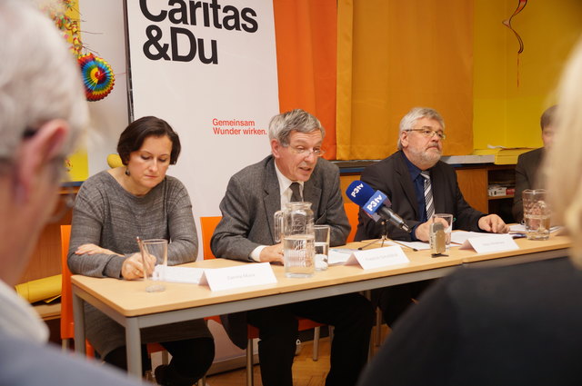 Mit einer gemeinsamen Kampagne wollen Caritas und Pastorale Dienste der Diözese St. Pölten wirksam gegen die Kinderarmut in Osteuropa auftreten: Zamira Muca (Straßenkinderzentrum Haus EDEN), Caritas-Direktor Friedrich Schuhböck und Sepp Winklmayr (Direkto