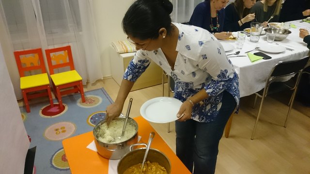 „Schenken und Geschenke erhalten, speisen und bewirten, Geheimnisse berichten und hören, das sind die Merkmale der Freundschaft!“ - Aus Indien – Ein kleiner Fotobericht vom 6. Internationalen Kochabend am 29. 01. 2016 im Familienzentrum Dialog, Melicharst
