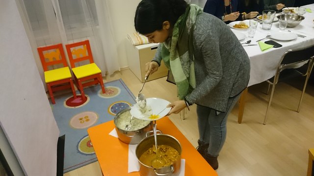 „Schenken und Geschenke erhalten, speisen und bewirten, Geheimnisse berichten und hören, das sind die Merkmale der Freundschaft!“ - Aus Indien – Ein kleiner Fotobericht vom 6. Internationalen Kochabend am 29. 01. 2016 im Familienzentrum Dialog, Melicharst