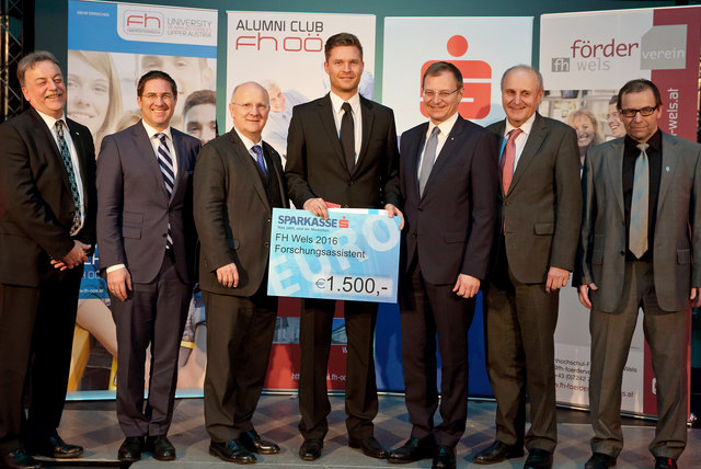 FH OÖ-Geschäftsführer Dr. Gerald Reisinger, Bürgermeister Dr. Andreas Rabl, Sparkasse OÖ-Vorstandsvorsitzender Dr. Michael Rockenschaub, Dr. Peter Lanzerstorfer, Landeshauptmann-Stellvertreter Mag. Thomas Stelzer, FH-Förderverein Wels-Obmann DI Günter Rüb | Foto: Land OÖ/Kauder