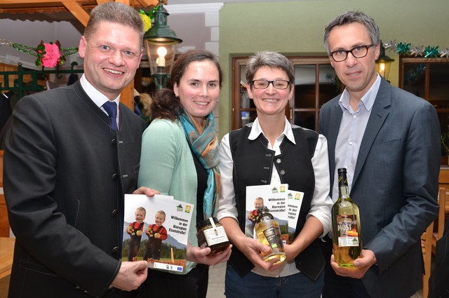Auftakt zum LEADER-Projekt „Bio & Regional Eisenstraße“: Eisenstraße-Obmann Nationalratsabgeordneter Mag. Andreas Hanger, Sprecherin-Stellvertreterin Eva Maria Prüller, BioRegion-Sprecherin Poldi Adelsberger und Nationalratsabgeordneter Bürgermeister DI G | Foto: www.eisenstrasse.info