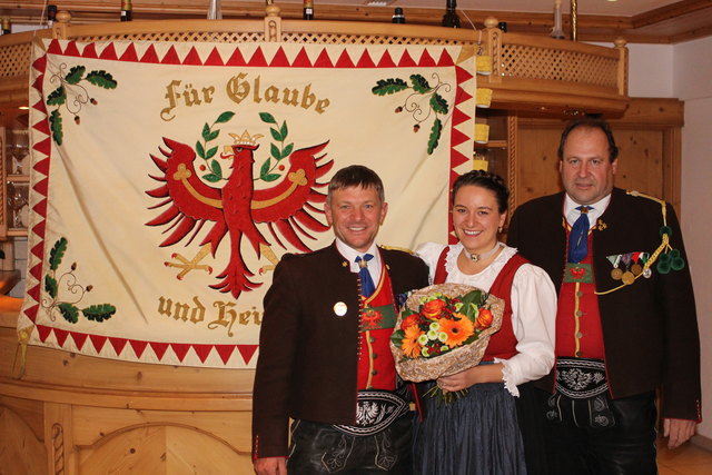 Obmann Hannes Haaser, dMarketenderin Barbara Wahrstätter und Hauptmann Alois Bachler. | Foto: privat