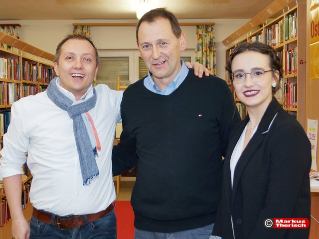 Voitsberg - Regionaut Markus Therisch, Vize-Bgm. Kurt Christof und Künstlerin Johanna Mühlberger - Foto: Markus Therisch