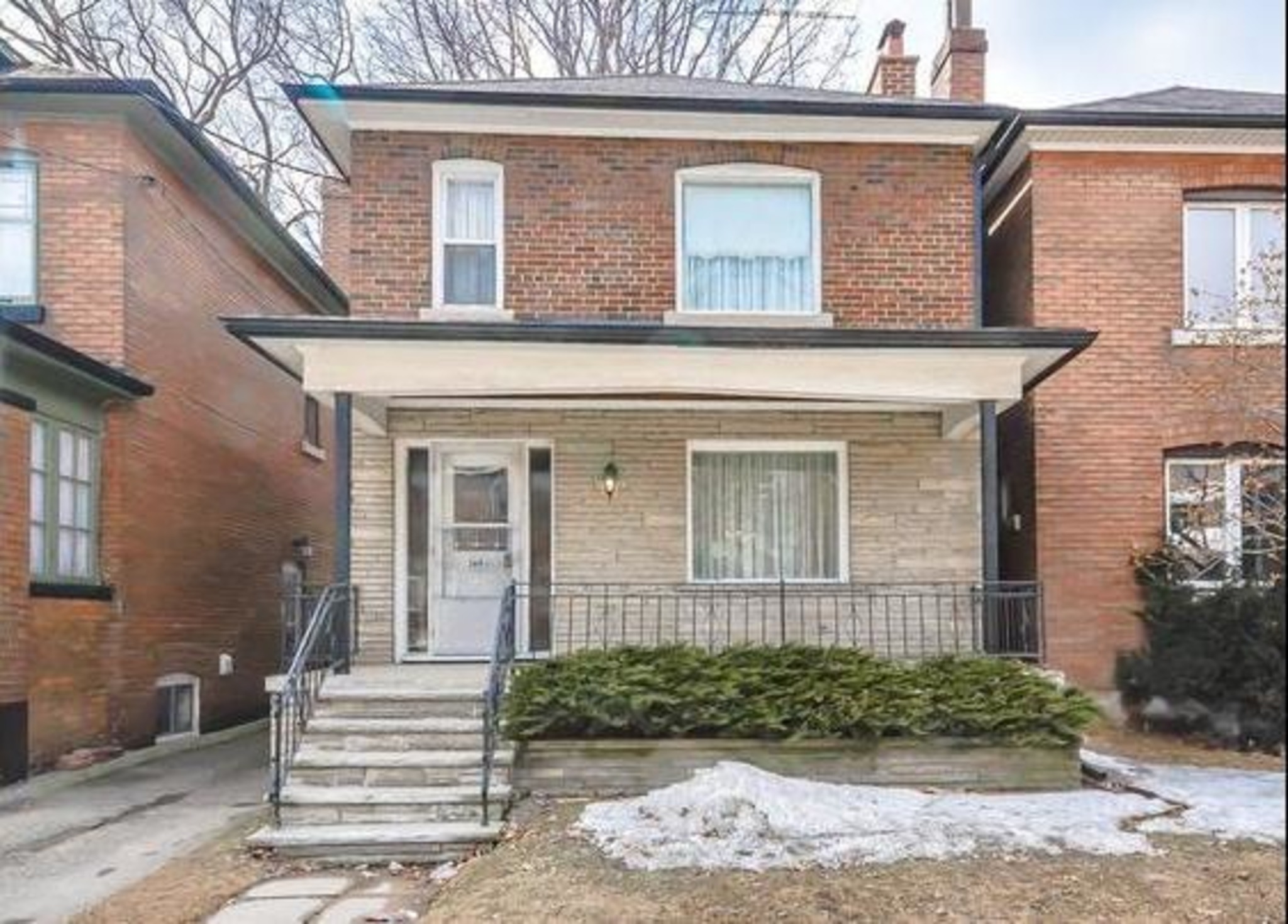 Фасад жилого здания в мехико kiral». Дом dr dre. Аутентичный дом. Призраки дома винчестеров 2018. Проект кирпичного дома.