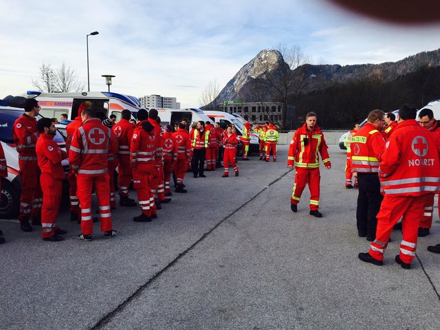 Sammelstelle für Einsatzkräfte aus Tirol. | Foto: Noggler