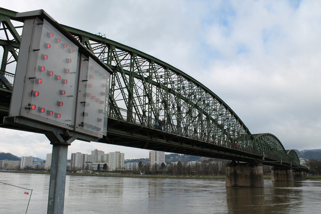 Am 27. Februar um 0.30 Uhr wird die Brücke für alle Verkehrsteilnehmer, also auch Fußgänger und Radfahrer, gesperrt. Foto: BRS