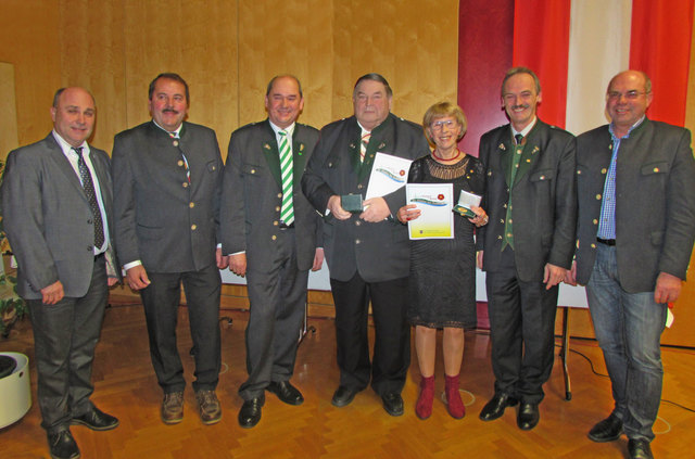 Feierstunde: Franz Schwarzl, Fritz Pferschi, Johann Tropper, Karl Trummer, Therese Friedl, Johann Kaufmann, Helmut Triebl. | Foto: KK