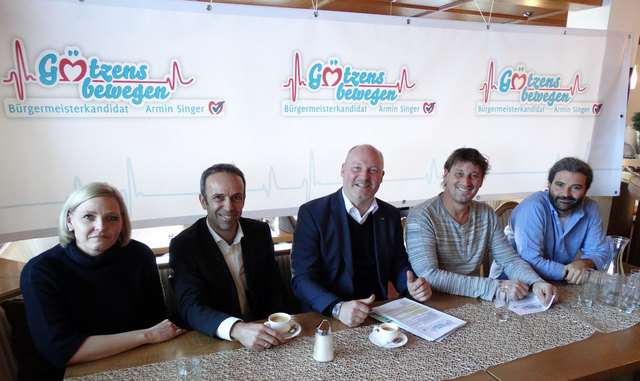 Die ersten fünf KandidatInnen auf der gestern eingereichten Liste von Götzens bewegen (vlnr): Simone Schmölz, Ulli Prader, Armin Singer, Martin Kiechl, Markus Sint