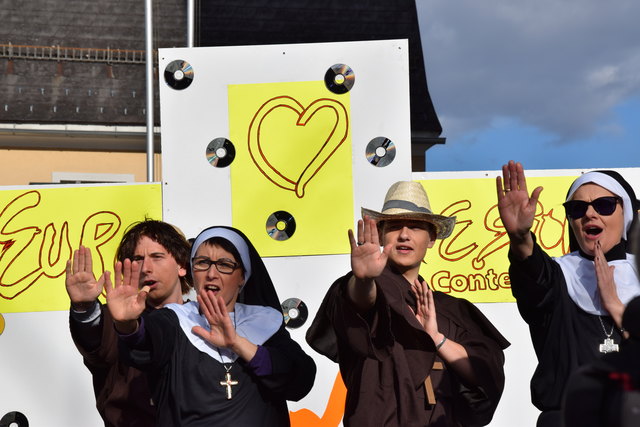 Die Caritas Sisters mit ihren Brüdern!