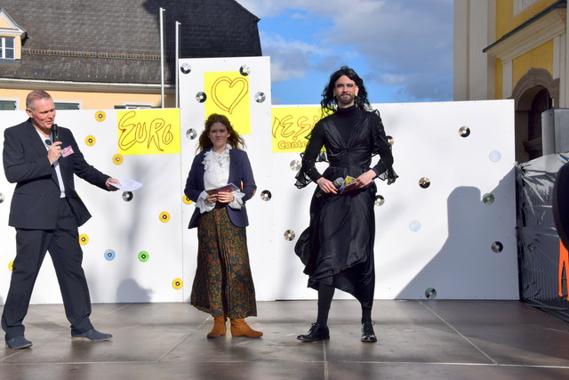 Andy Knoll, Nicole und Conchita führten durch das Programm.