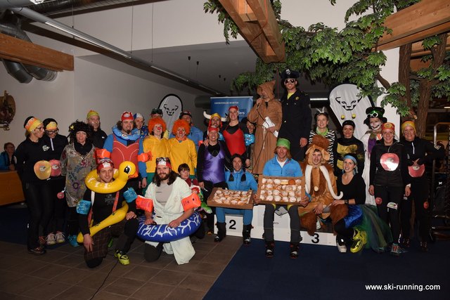 Bei der Preisverleihung im Panoramarestaurant Bergkastel gab es für die Sieger passend zur närrischen Jahreszeit auch Faschingskrapfen. | Foto: Dynafit/ski-running.com