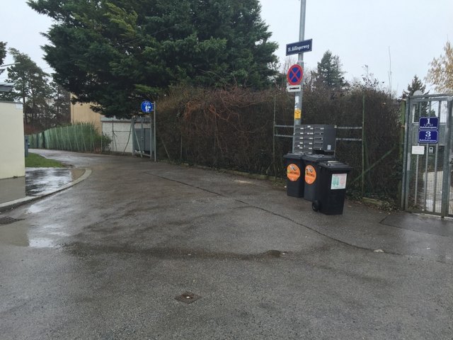Der Kleingartenverein in der Ruhrhofergasse 3 verfügt trotz Nähe zu einem Kanal über keinen öffentlichen Anschluss.