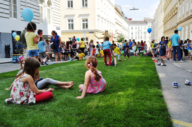 "Miteinander in Mariahilf" hat im vergangenen Jahr bereits ein Gassenfest in der Corneliusgasse umgesetzt. | Foto: GB