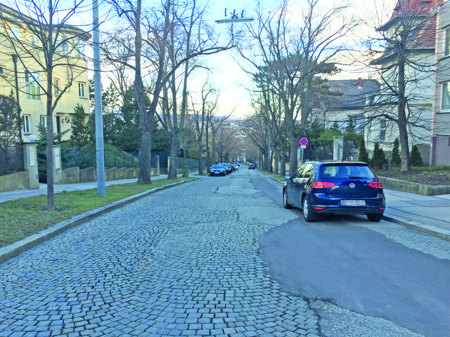Ein neuer Straßenbelag ist auf der Wattmanngasse dringend notwendig. Bis Jahresende sollen die Arbeiten fertig sein.