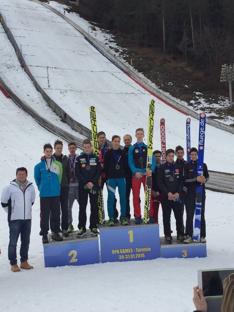 Erster Platz bei den OPA Games in Tarvis am 31. Jänner 2016 im Teambewerb (im Team mit dabei Mika Schwann, Julian Wienerroither, Philipp Haagen) | Foto: KK