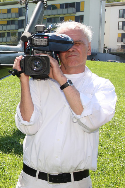 Harald Milchberger, wie man ihn kannte: Unterwegs mit der TV-Kamera.
