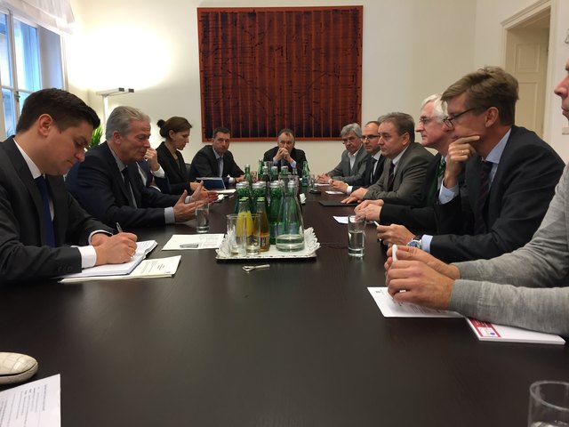 Die Weizer Delegation in der kostruktiven Diskussion mit Vizekanzler Mitterlehner in Wien.