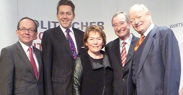 v.l.n.r.: WB-Generalsekretär Peter Haubner, Staatssekretär Harald Mahrer, WBNÖ-Obfrau Sonja Zwazl, WB-Präsident Christoph Leitl, BP-Kandidat Andreas Kohl