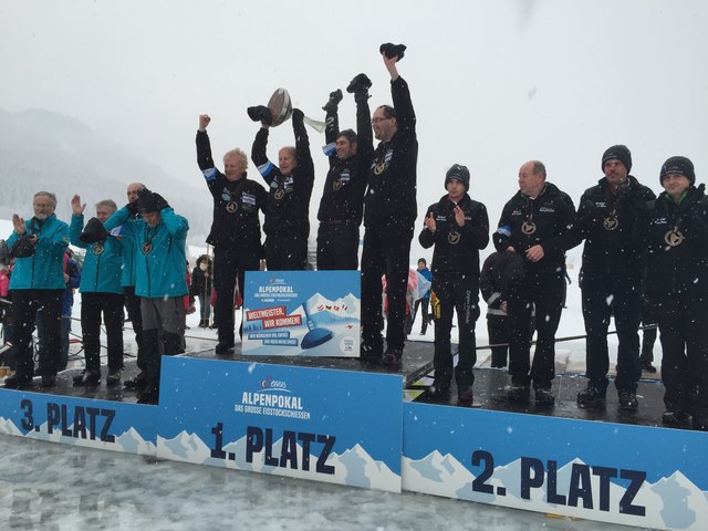Die stolzen Sieger, umrahmt von Burgenland (2. Platz) und Tirol (3. Platz)