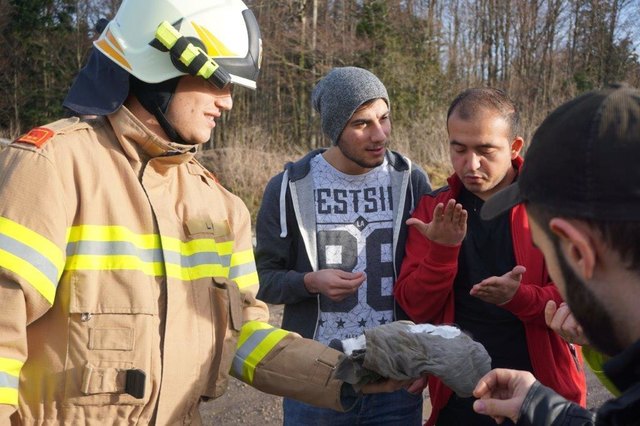 Organisiert wurde die Übung von der Seehamer Asylbeauftragten  Barbara Nigitz-Arch. | Foto: Freiwillige Feuerwehr Seeham