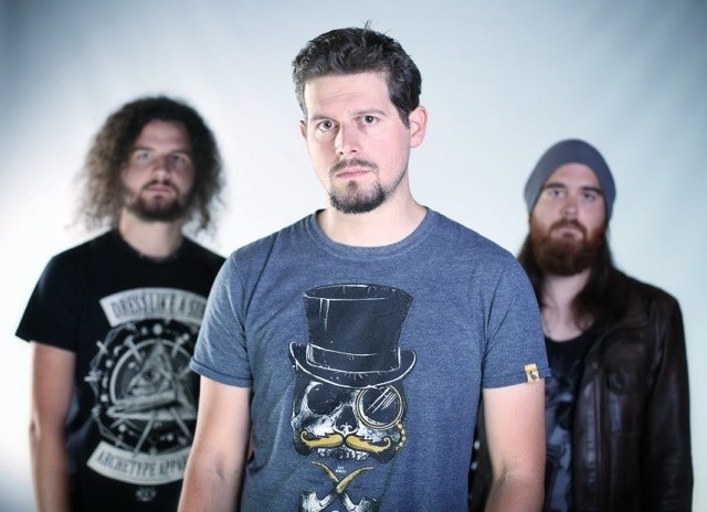 Joshua und Jeremy Lentner (hinten) mit Paul Henzinger – das ist Midriff