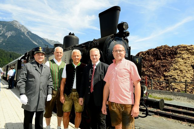 Ein Bild aus besseren Zeiten: Am 27.August 2015 wurde noch in trauter Gemeinsamkeit "100 Jahre Gailtalbahn" gefeiert...