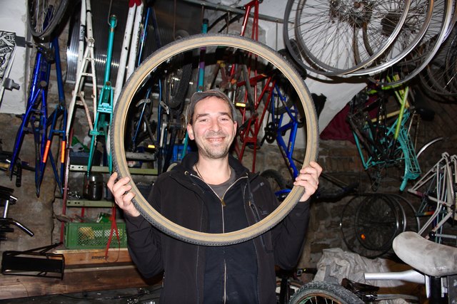 Die Bikekitchen wurde vor acht Jahren gegründet. "Burnie" war schon damals mit dabei.