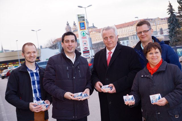 Bernhard Wurm, Günther Sidl, Jürgen Eder und Charlotte Zimmerl mit dem Präsidentschaftskandidaten Rudolf Hundstorfer (Mitte)