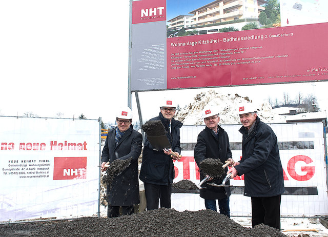 Spatenstich: NHT-GF Hannes Gschwentner, Bgm. Klaus Winkler, Arch. Gottfried Heugenhauser, GR Peter Hechenberger.