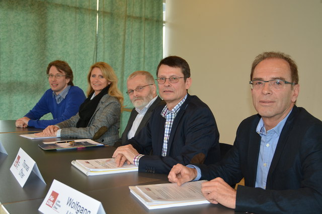 Drei Zirler Fraktionen haben ein Ziel (v.l.): Josef Gspan, Iris Zangerl-Walser, Dr. Karl Pjeta, Mag. Thomas Öfner, Wolfgang Hütter.