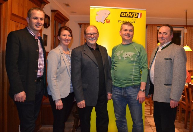 ÖVP-Bezirksgeschäftsführer Christian Mader, Landtagsabgeordnete Michaela Langer-Weninger, Gemeindevorstand Franz Riedl, Parteiobmann Johannes Rathmayr und Bürgermeister Rupert Imlinger (v.l.) | Foto: ÖVP