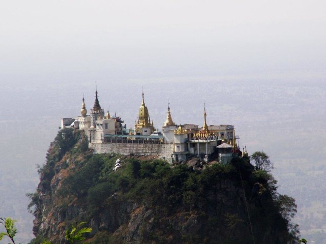 Mount Popa | Foto: Günter Zdravkowitsch ©